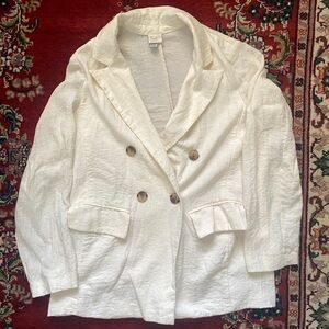 A New Day Crinkled White Blazer. Size Medium.